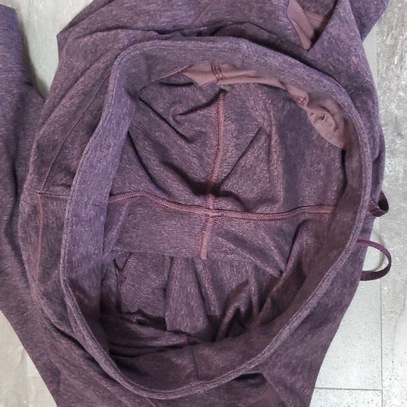 Lululemon Ready To Rulu Pant. 28" Inseam. Heathered Arctic Plum. Size 6. - Picture 10 of 14
